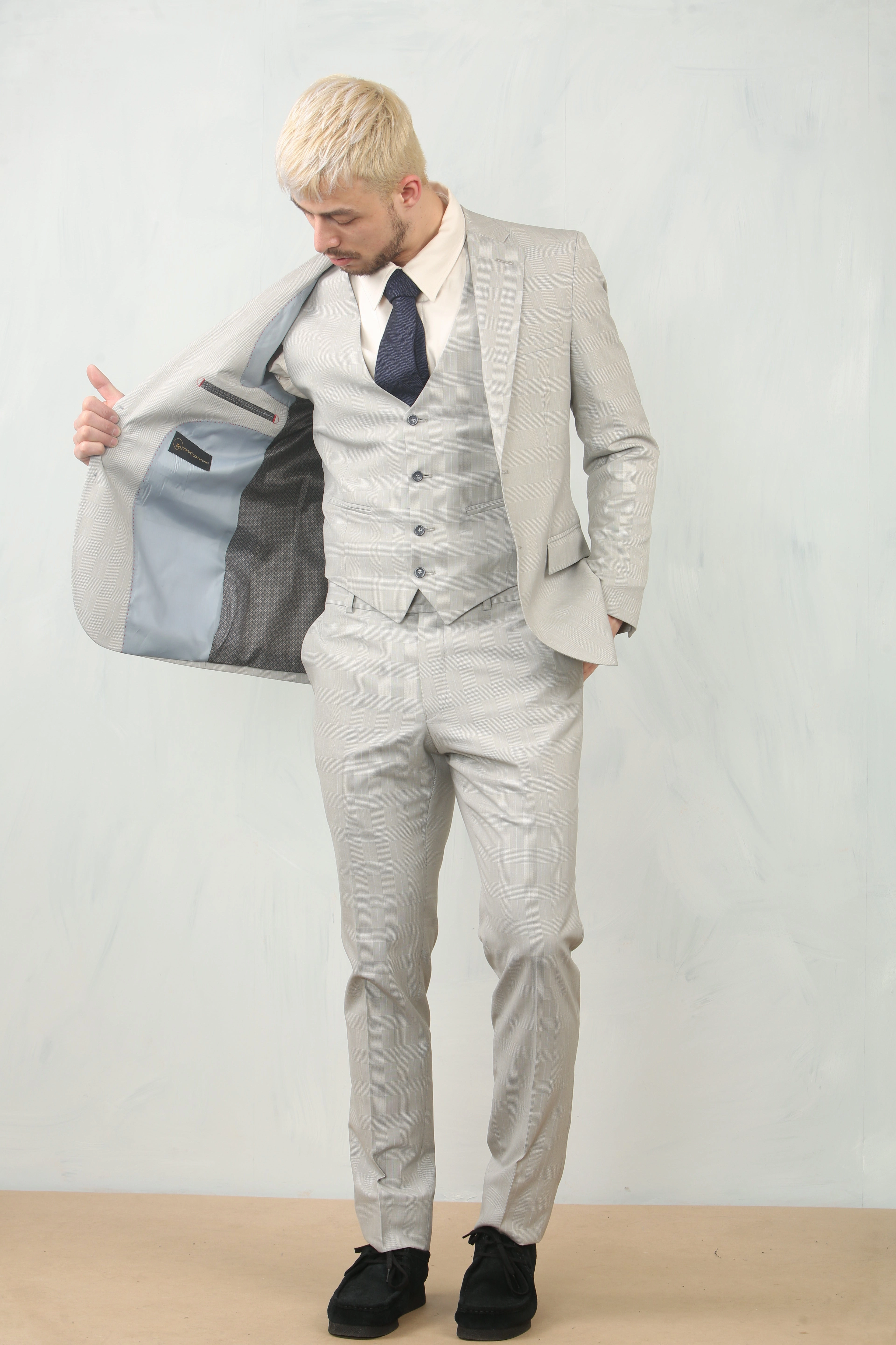IM31 3 Piece Prince Of Wales Check Suit