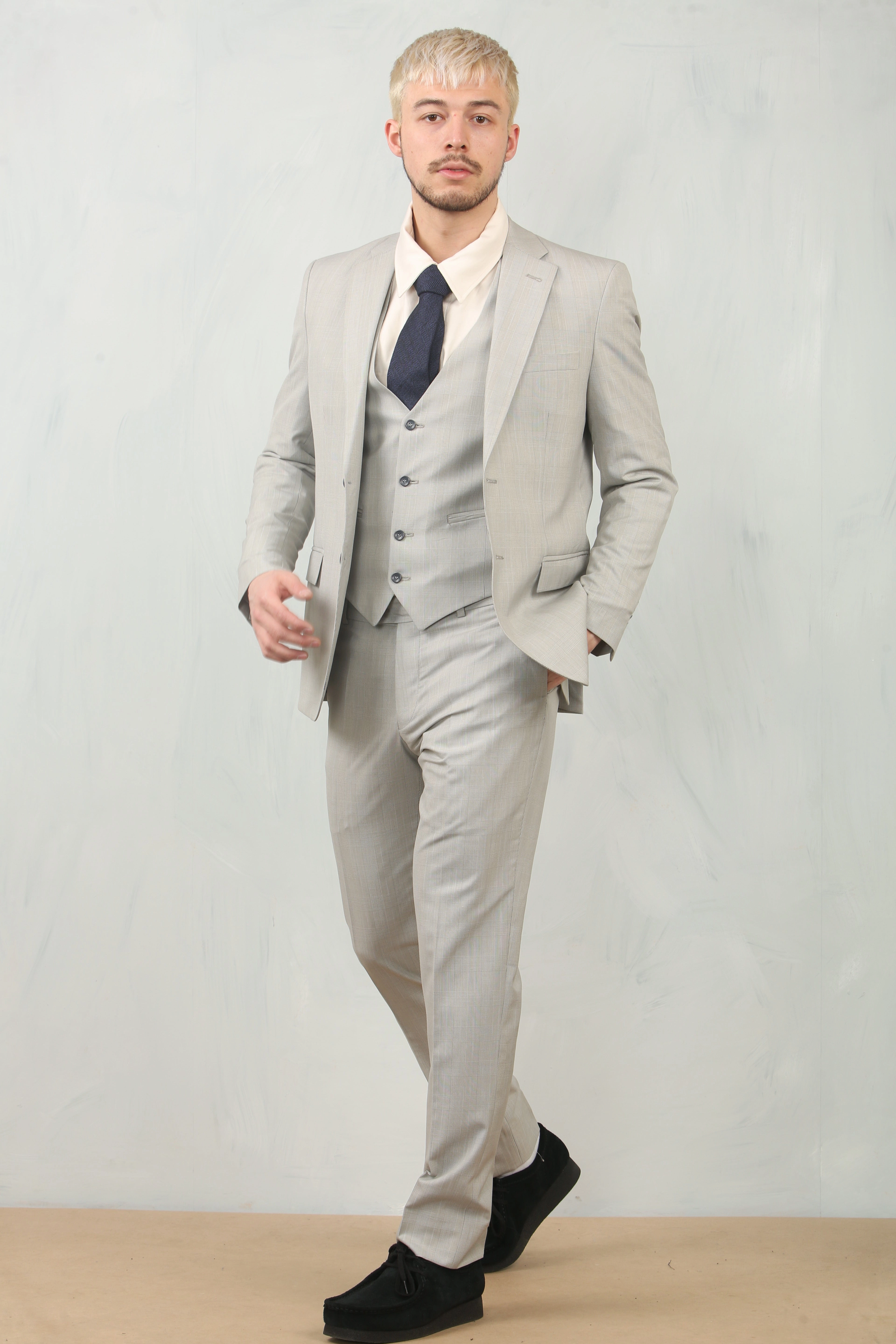 IM31 3 Piece Prince Of Wales Check Suit